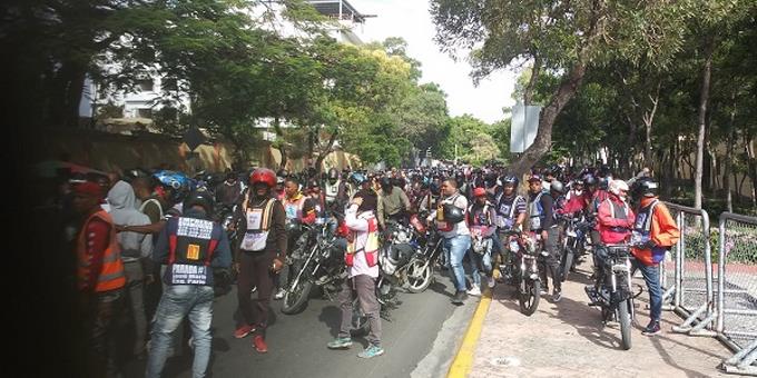 Motoconchos frente a Palacio Nacional