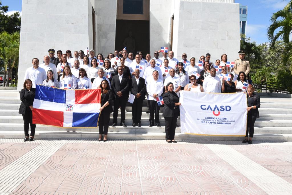 Colaboradores de la CAASD.