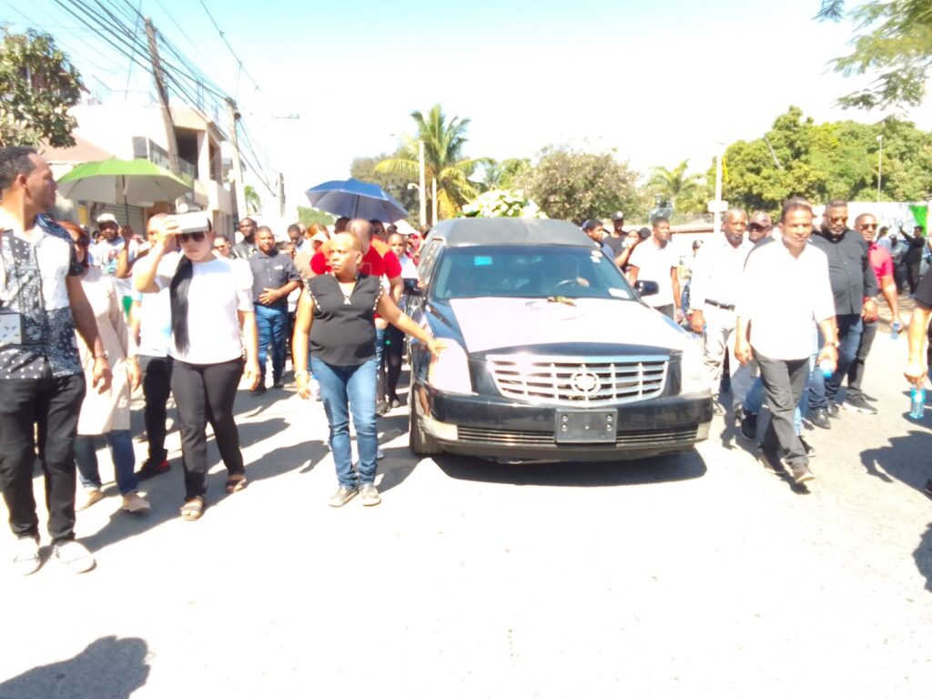 Procesión fúnebre por muerte niño Donelly Martínez.