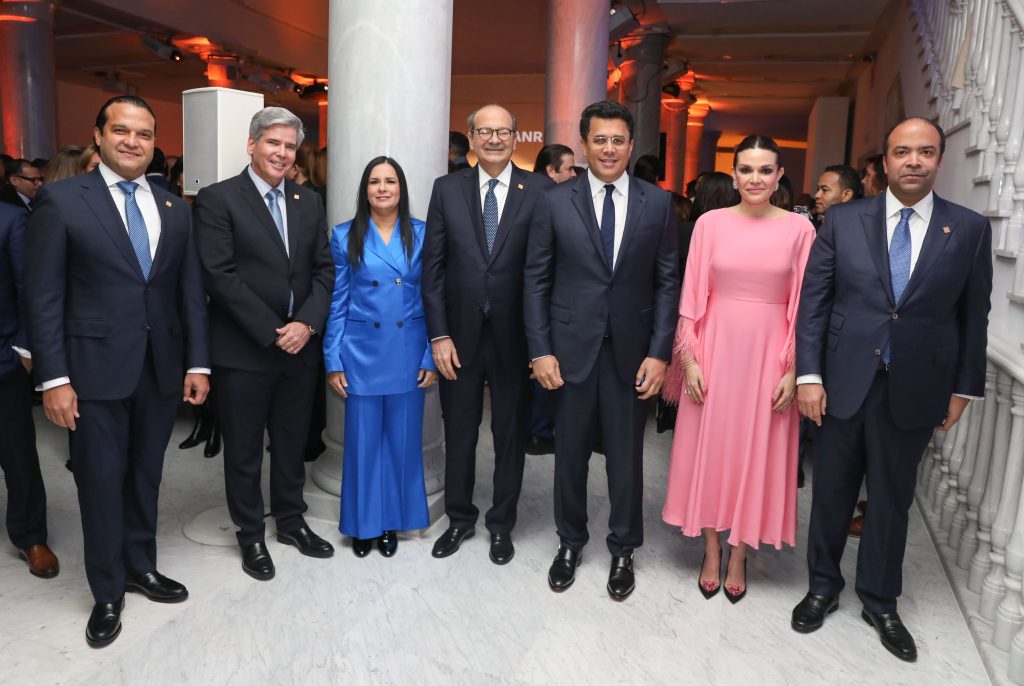 Banreservas demuestra su compromiso con la cultura dominicana en Fitur 2023 con "Dominicana Inmersiva". Una experiencia cautivadora que une lo visual y lo emocional, celebrando nuestra identidad única.