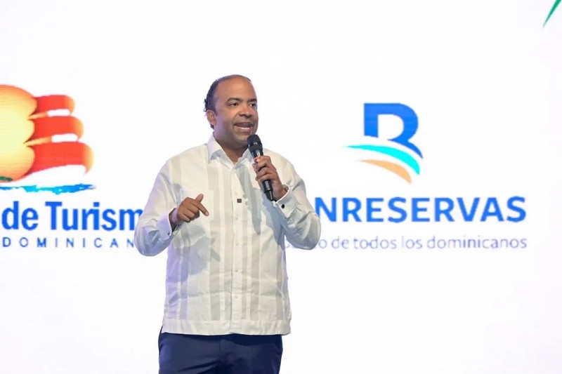 "Banreservas y Ministerio de Turismo Rinden Homenaje al Consejo Directivo de la OMT por su Contribución al Turismo"