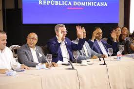 "Presidente Abinader lidera iniciativa para inclusión de lengua de señas en actos oficiales y televisión"