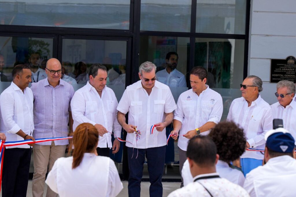 Un paso histórico para la salud en Verón: Presidente Abinader y Ministro Bonilla inauguraron el moderno Hospital Municipal.