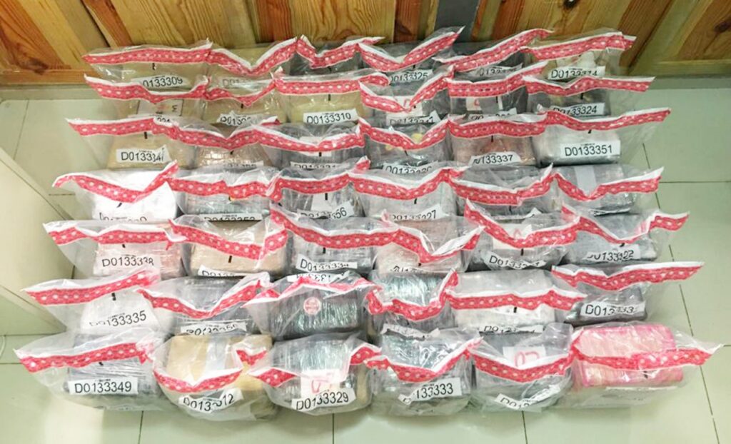 "Operativo conjunto en Caucedo desmantela intento de contrabando de cocaína."