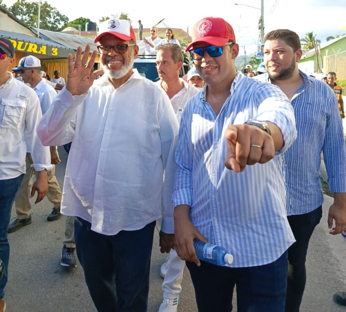 Movimiento Balagueristas Auténticos Brinda Apoyo Entusiasta a Luis Abinader en Caravanas por Cotuí y Azua