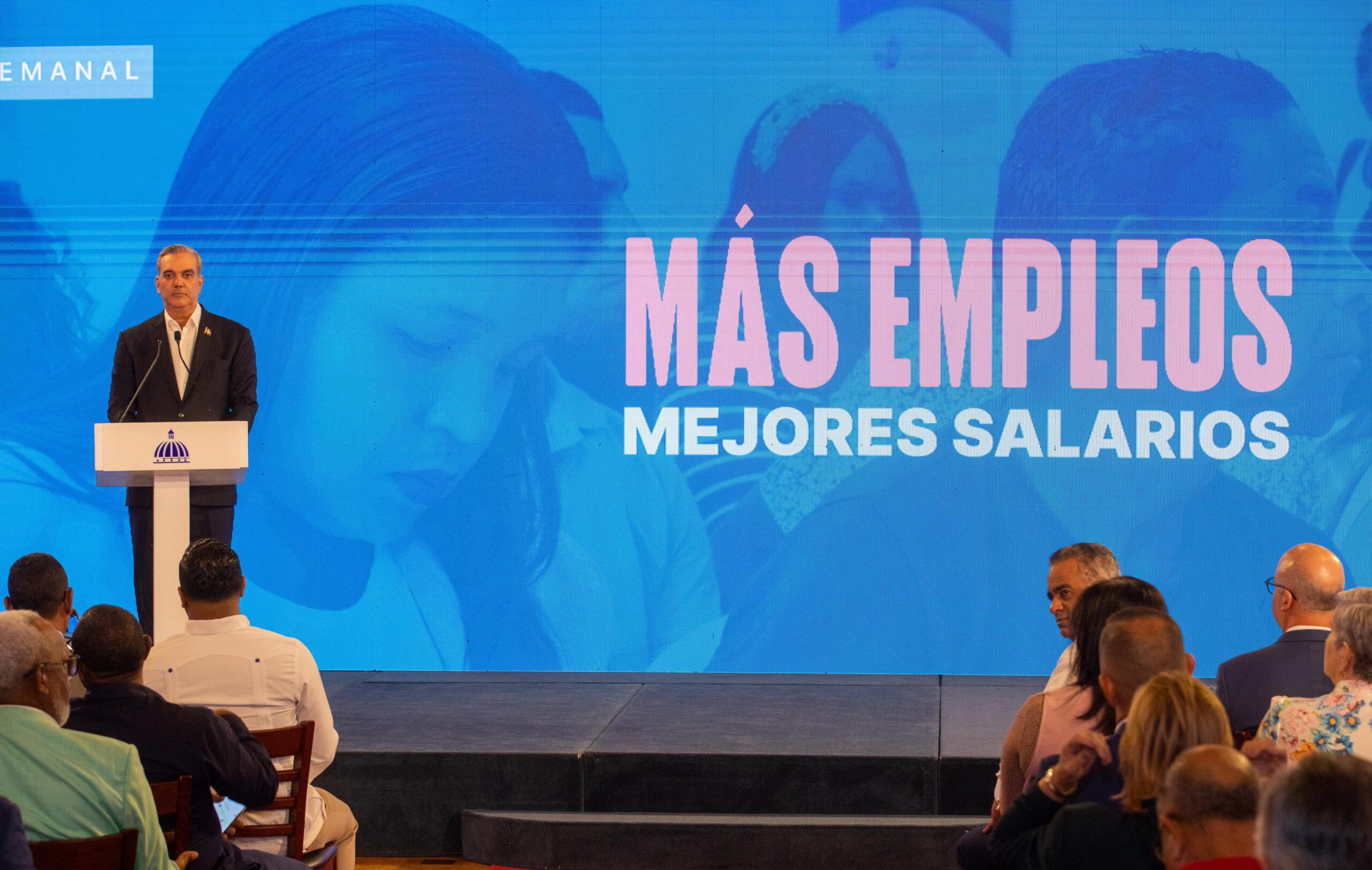 El presidente Luis Abinader resaltó en una conferencia con medios que desde 2020 hasta la fecha se han generado y recuperado más de 657,000 empleos nuevos en la República Dominicana. Durante este periodo, también se llevaron a cabo 400 ferias y jornadas de empleos para fomentar la inserción laboral.