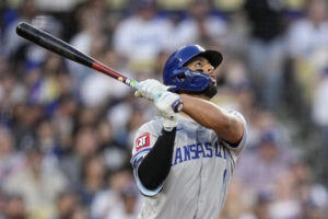 Grand Slam de MJ Meléndez y victoria de los reales sobre los Dodgers