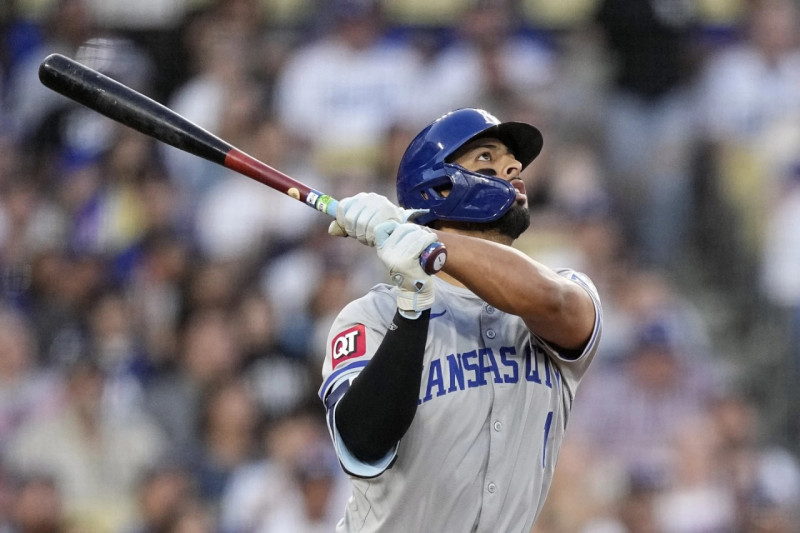 Grand Slam de MJ Meléndez y victoria de los reales sobre los Dodgers
