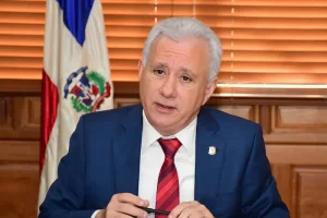 El senador por la provincia Santo Domingo del Partido Revolucionario Moderno (PRM), Antonio Taveras Guzmán