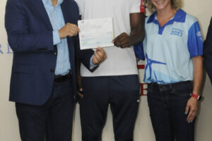 Ministerio de deportes reconoce logro del boxeador Cristian Pinales