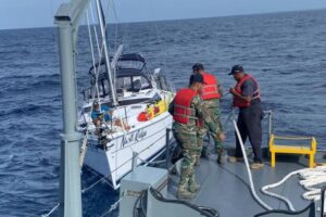 Armada dominicana rescata ciudadanos estadounidenses en embarcación a la deriva