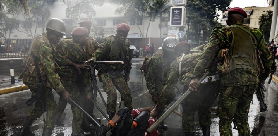 Un muerto por un disparo de la Policía en las protestas contra subidas de impuestos en Kenia