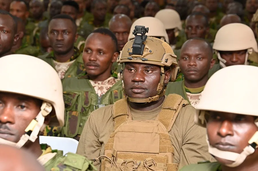 Un contingente de 400 policías de Kenia llega a Haití para intentar frenar la violencia