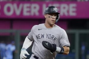 Aaron Judge lidera a los Yankees en su victoria sobre los Azulejos