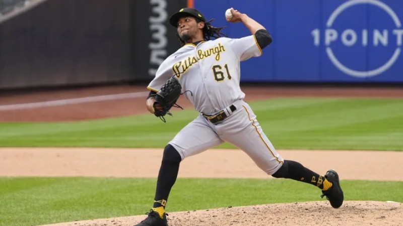 José Hernández suspendido por los piratas de Pittsburgh