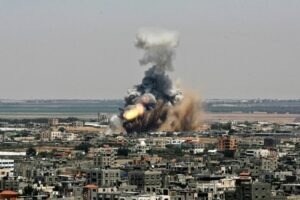 Israel opera en toda la ciudad de Rafah y deja más de 25 muertos en ataque a desplazados