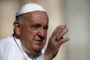 El papa pide que en los matrimonios mixtos no se obligue al cónyuge a cambiar de religión