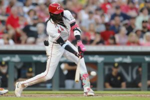 Elly De La Cruz brilla con jonrón de 439 pies y 3 remolcadas en la victoria de Rojos sobre Piratas