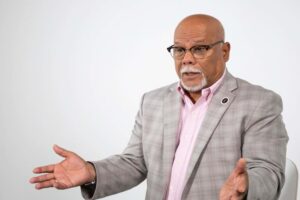 Presidente de filial de PRM en NY justifica instalación de oficinas del gobierno en el exterior