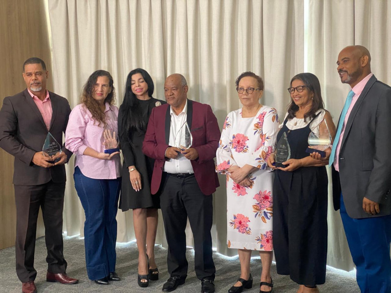 Procuraduría reconoce al periodista Ramón Cruz Benzán