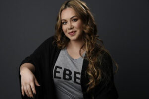 Chiquis Rivera visita a su padre