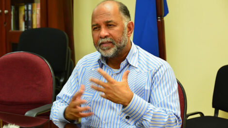 ADP Critica la Fusión de Ministerios