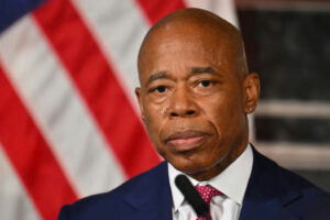 Alcalde de Nueva York, Eric Adams, acusado en una investigación federal