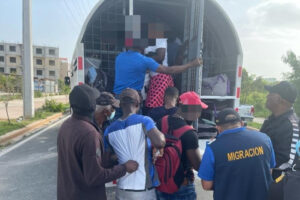 Canciller haitiana condena actos “deshumanizantes” en repatriaciones de haitianos desde RD