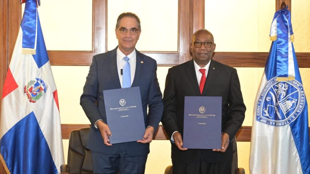 SeNaSa y UASD firma convenio para carnetizar a más de 50 mil estudiantes en régimen subsidiado