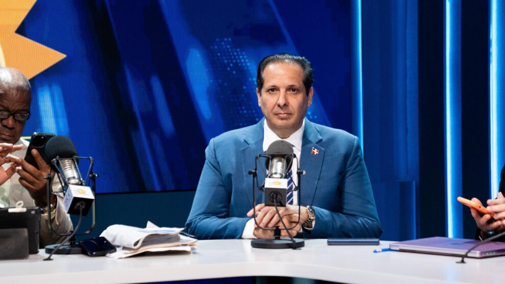 MINISTRO VÍCTOR ATALLAH: “UN PESO INVERTIDO EN ATENCIÓN PRIMARIA REDUCE EN 67 % LAS ENFERMEDADES Y EL GASTO EN SALUD”