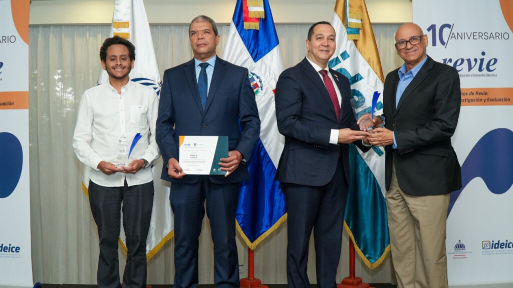 DIRECTOR DEL IDEICE AFIRMA QUE EL PAÍS AVANZA EN MATERIA DE PUBLICACIONES CIENTÍFICAS