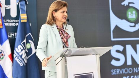Vicepresidenta entrega primera etapa remozamiento Hospital Pascasio Toribio Piantini de Salcedo