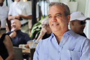 PRESIDENTE ABINADER RETOMA ACTIVIDADES DE FIN DE SEMANA