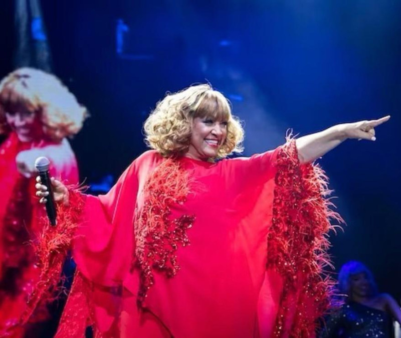 Milly Quezada presenta su espectáculo en Santiago