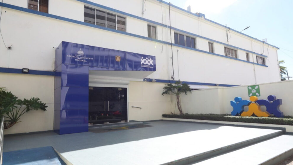 LA DIRECCIÓN GENERAL DE CONTRATACIONES PÚBLICAS HA ENTREGADO 82 CERTIFICACIONES A ASPIRANTES A CONFORMAR LA NUEVA CÁMARA DE CUENTAS