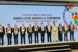 MINISTRO DEL MESCYT DESTACA APOYO DEL PRESIDENTE LUIS ABINADER AL DESARROLLO DE RD MEDIANTE MILES DE BECAS EN ÁREAS STEM