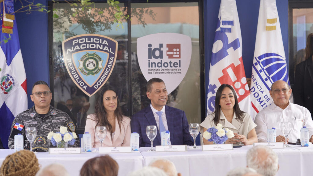 GOBIERNO INICIA PRIMERA FASE DEL PROYECTO “DESTACAMENTOS CONECTADOS”, EN CRISTO REY