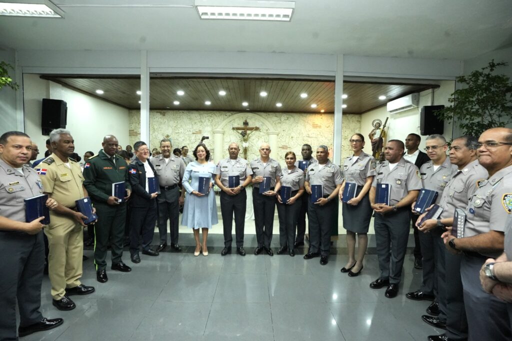 POLICÍA NACIONAL CELEBRA EUCARISTÍA POR EL PRIMER AÑO DE GESTIÓN DEL MAYOR GENERAL RAMÓN ANTONIO GUZMÁN PERALTA