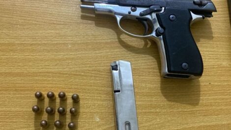 POLICÍA NACIONAL RECUPERA PISTOLA ROBADA EN SANTIAGO