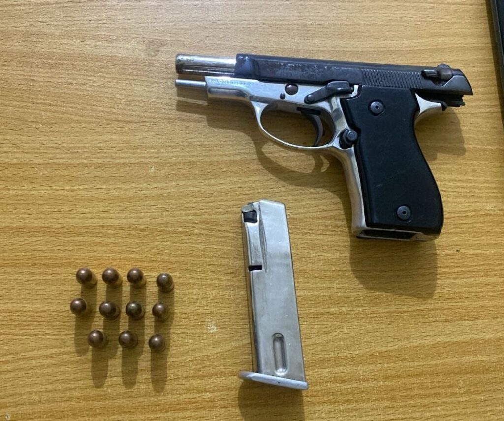 POLICÍA NACIONAL RECUPERA PISTOLA ROBADA EN SANTIAGO