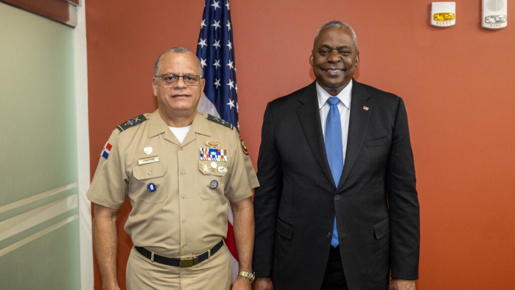 MINISTRO DEFENSA DOMINICANO PARTICIPA EN JURAMENTACIÓN NUEVO JEFE DEL COMANDO SUR DE EE.UU.
