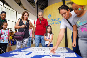 FERIA DEL LIBRO CIERRA CON BALANCE POSITIVO; VISITAS SUPERARON LAS 220,000 PERSONAS Y SE REGISTRARON VENTAS GENERALES POR MÁS DE 57 MILLONES DE PESOS