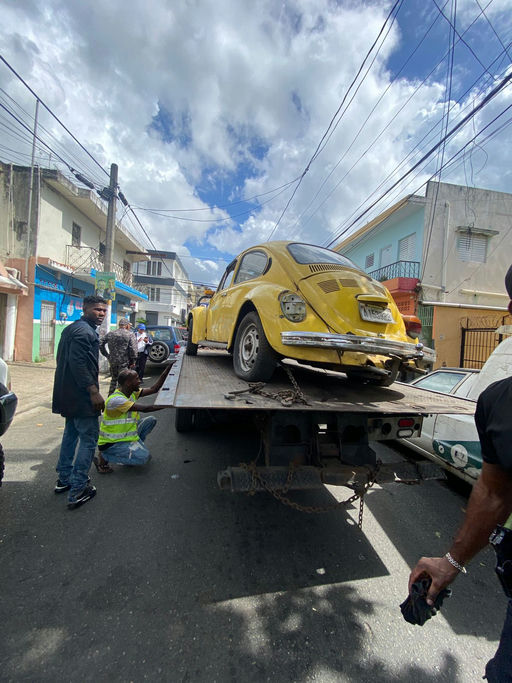 Alcaldía del Distrito Nacional retira chatarras durante operativo en Villa Juana
