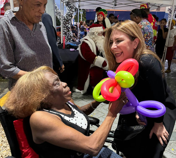 Alcaldía del Distrito Nacional lleva la alegría de la Navidad a los barrios con aguinaldos