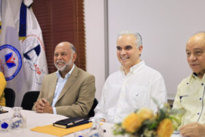 MINISTRO LUIS MIGUEL DE CAMPS VISITA A LA DIRECCIÓN EJECUTIVA DE LA ADP