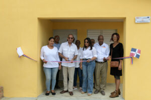 Obras Públicas entrega vivienda a familia de escasos recursos en barrio La Hondonada