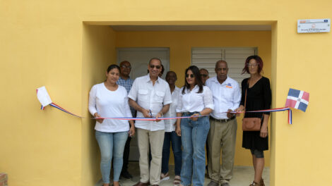 Obras Públicas entrega vivienda a familia de escasos recursos en barrio La Hondonada