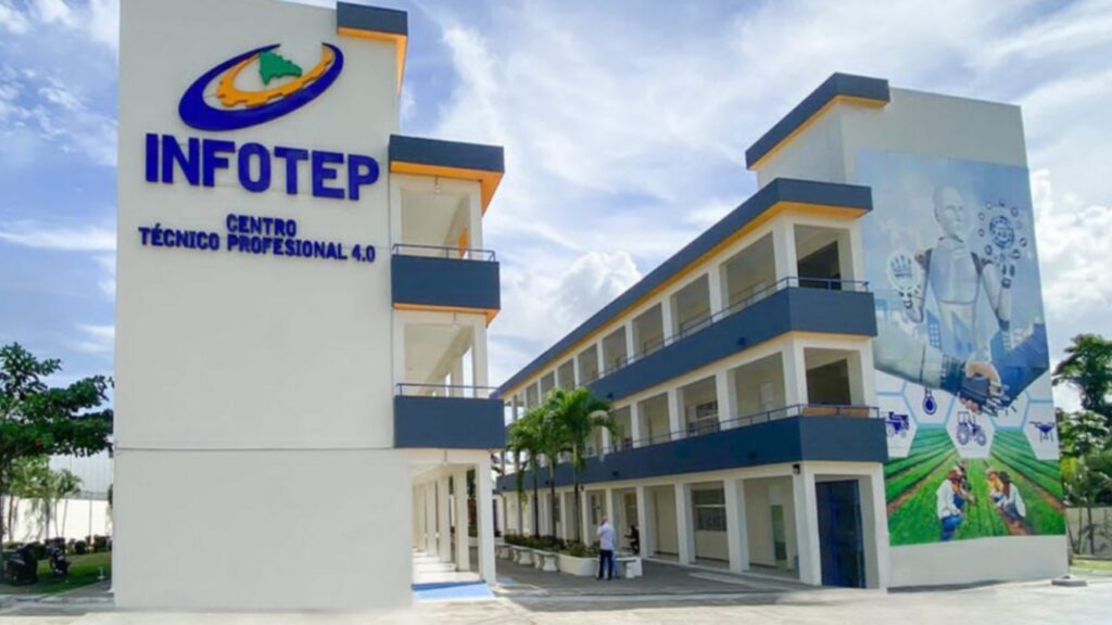 Líderes políticos, sindicales y empresariales aplauden a Infotep por su contribución al futuro laboral del país