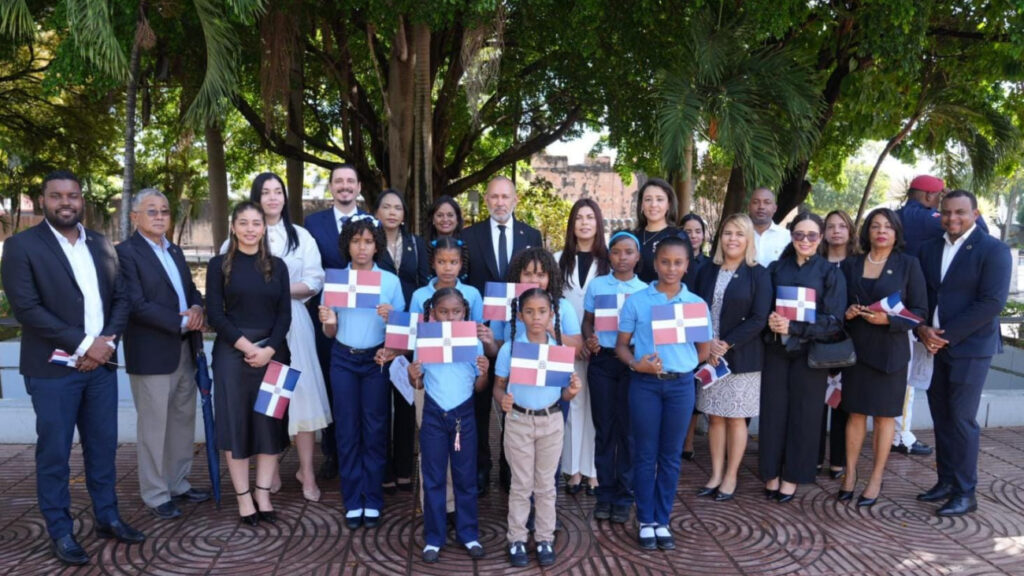 Distribución de utilería y alimentación escolar aumenta en promedio 110 % desde el 2021