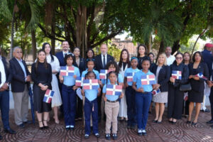 Distribución de utilería y alimentación escolar aumenta en promedio 110 % desde el 2021